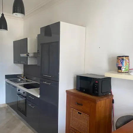 Appartement Nid Douillet T3 Au Coeur Des Remparts Aigues-Mortes