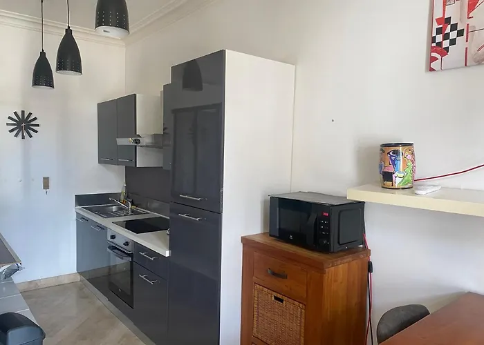 Appartement Nid Douillet T3 Au Coeur Des Remparts Aigues-Mortes