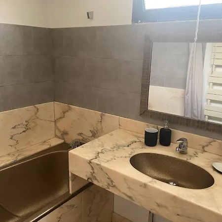 T3 De Charme Intra-muros 80m2 - Parking - Calme - Lumineux Apartmán Aigues-Mortes